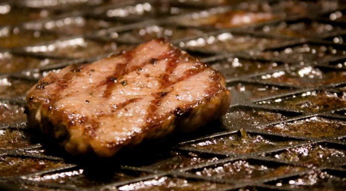 Beschäftigte in Restaurant-Ketten sollen Lohnabrechnung prüfen