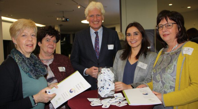 Kinderschutzbund Niedersachsen kritisiert Portal „Neutrale Lehrer“ der AfD scharf