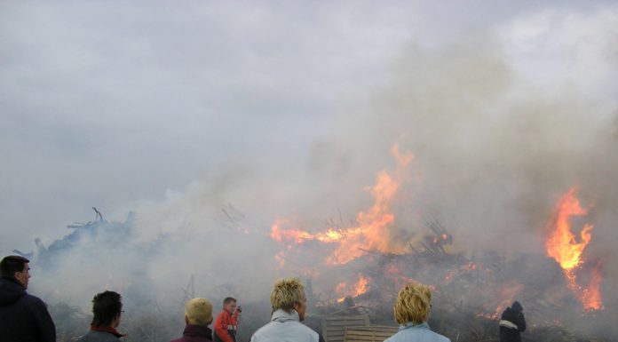 Osterfeuer in Wunstorf