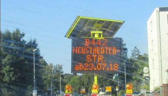 Vollsperrung der Neustädter Straße zwischen Bahnübergang und Klein Heidorner Straße