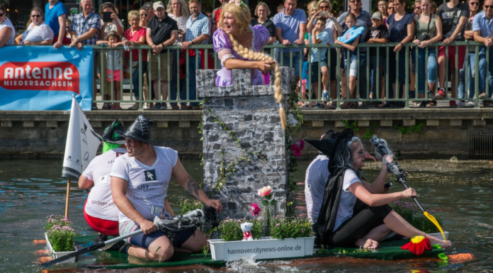 Rapunzel kämpft sich beim Crazy Crossing auf den 3. Platz