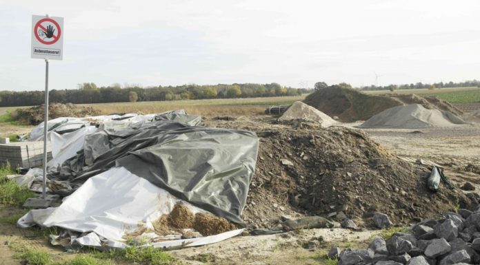 Strafanzeige wegen Asbest gegen Stadt Wunstorf und Straßenbaufirma