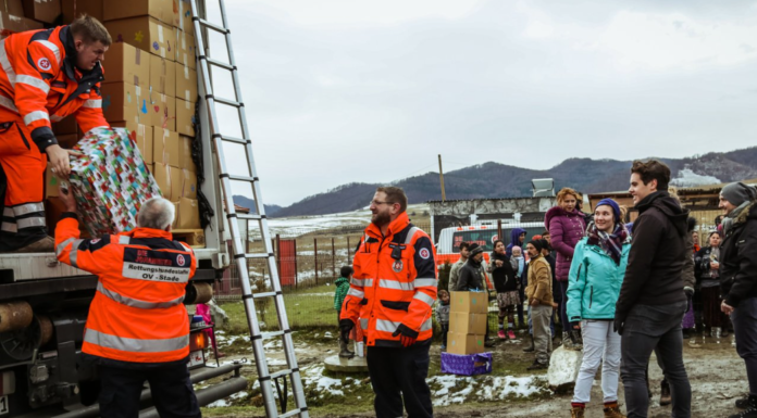Johanniter-Weihnachtstrucker: Auf die Päckchen, fertig, los!