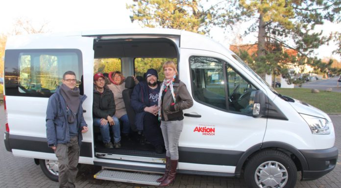 Neues Fahrzeug der „Aktion Mensch“ für die Lebenshilfe Seelze