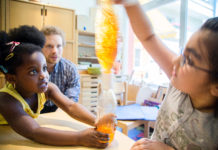 Klein, aber oho! Kinder gehen auf Entdeckungsreise in die Welt der kleinen Dinge