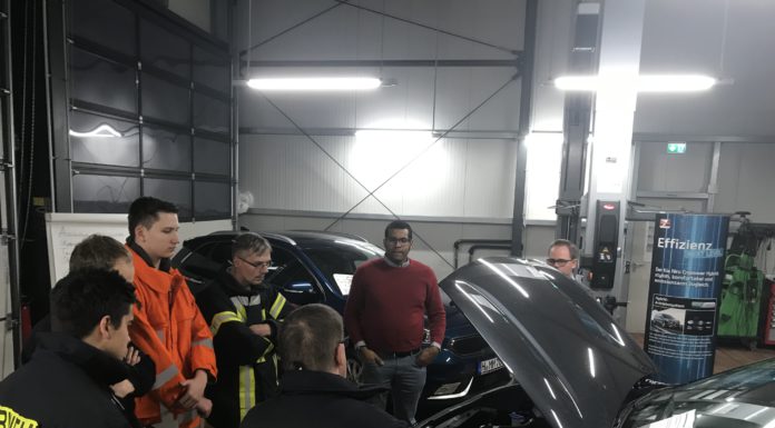 Keine Überraschungen – Die Feuerwehr Wunstorf bildet sich über alternative Antriebe weiter