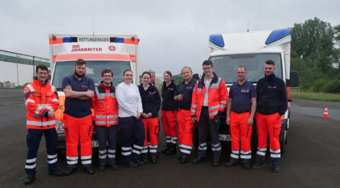 Rettungswagen sicher fahren will gelernt sein: Fahrerschulung der Johanniter auf dem EGRA-Gelände