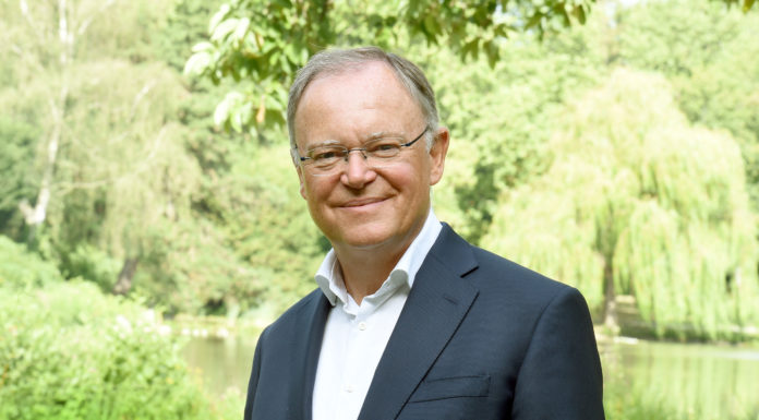 Ministerpräsident Weil Gastprediger am Reformationstag auf der Kanzel der Stiftskirche