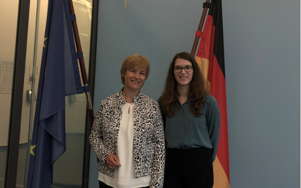 Studentin aus Wunstorf absolviert Praktikum bei Caren Marks im Bundestag