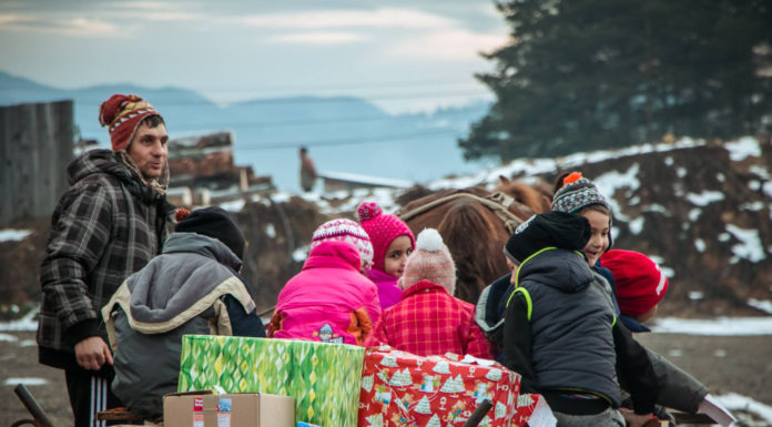 Pakete der Hoffnung: Johanniter-Weihnachtstrucker starten Sammelaktion