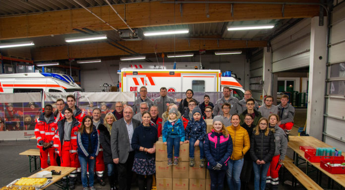 Weihnachtstrucker 2019: Packaktion bildet Grundstock mit 146 Paketen – Viele Unterstützer/innen tragen zum Erfolg bei.