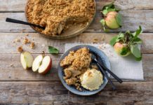 Apple-Crumble-Cake