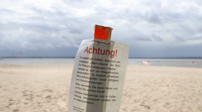 Fund von weißem Phosphor am Surfstrand am Steinhuder Meer – Schilder sind aufgestellt