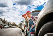 Bessere Sichtbarkeit bringt mehr Sicherheit – DEKRA Kinderkappen-Kampagne läuft seit mehr als 15 Jahren