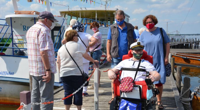 Dreierlei Fisch mit Boot – Malteser Herzenswunsch-Krankenwagen fuhr jungen Mann ans Steinhuder Meer