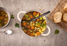 Linsensuppe mit Gemüse