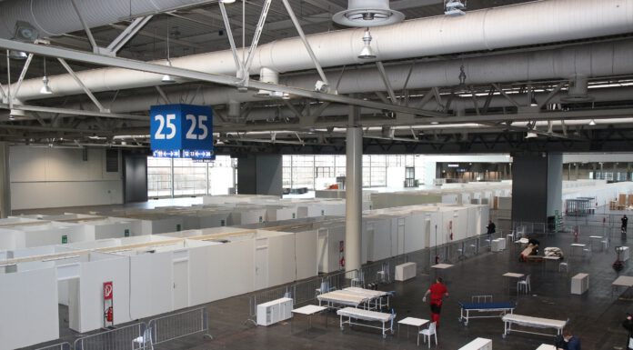 Gemeinsames Impfzentrum auf dem Messegelände ist aufgebaut: Betrieb startet mit Auslieferung des Impfstoffs