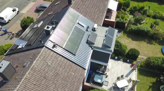 Wunstorfer erhält Fördergeld für doppelten Klimaschutz auf dem Dach