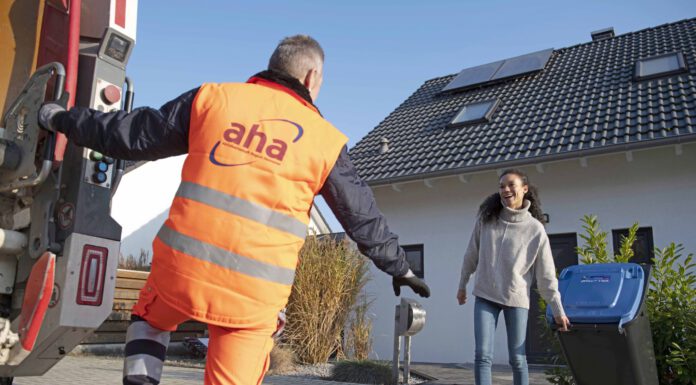 Wertvolles Altpapier richtig entsorgen: Altpapiertonne einfach und kostenlos bei aha bestellen