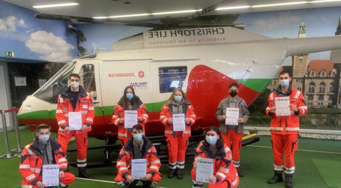 Acht Helfende der Johanniter bestehen Prüfung: Ehrenamtliche schließen Ausbildung erfolgreich ab