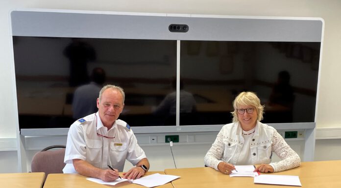 Bundeswehr und Johanniter erneuern Vertrag: Gute Zusammenarbeit wird fortgesetzt