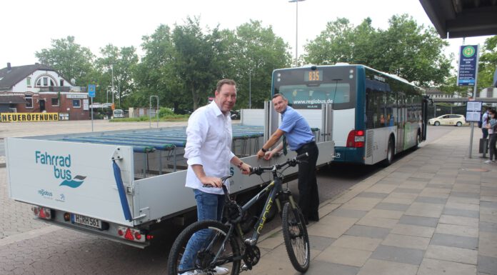 Stadtexperiment Badeinsel – Einladung zur Online-Befragung werden verteilt