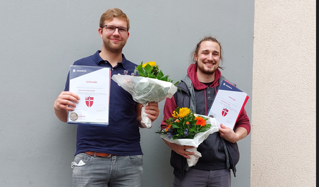 Ausbildung bei den Johannitern: Zwei Notfallsanitäter bestehen Prüfung