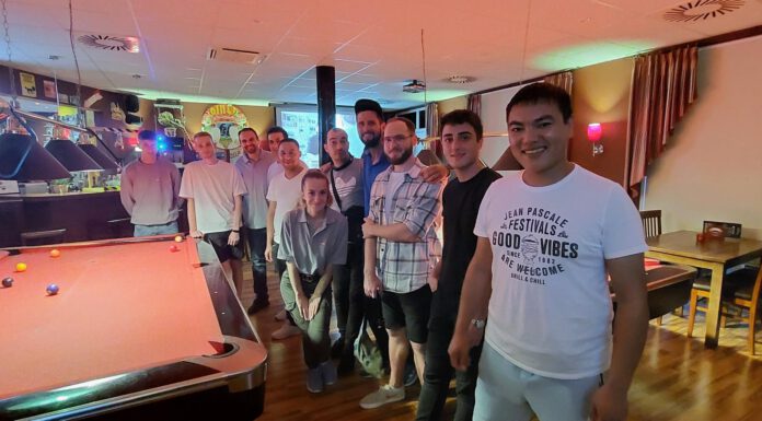 Ukranische Flüchtlinge gehen zum Bowling – Bowling und Billard lassen Sorgen kurzzeitig vergessen