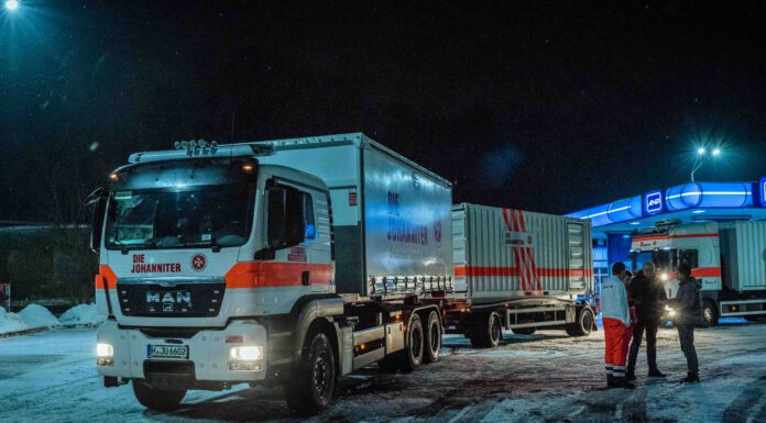 15 ehrenamtliche Johanniter brechen am zweiten Weihnachtstag mit Hilfsgütern für die Ukraine nach Bistritz auf