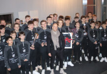 Neue Trainingskleidung für Mannschaften des TSV Luthe