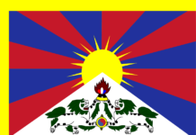 Hissen der Flagge vor Wunstorfer Rathaus für Tibet am 10.03.2023