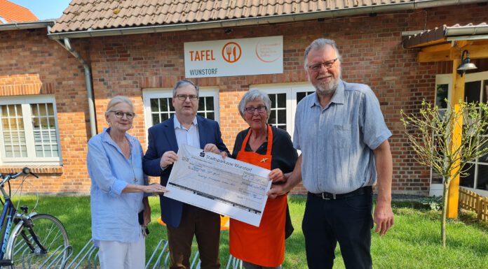 „Freiwilliger Gemeindebetrag“ an Wunstorfer Tafel übergeben "Freiwilliger Gemeindebetrag" an Wunstorfer Tafel übergeben