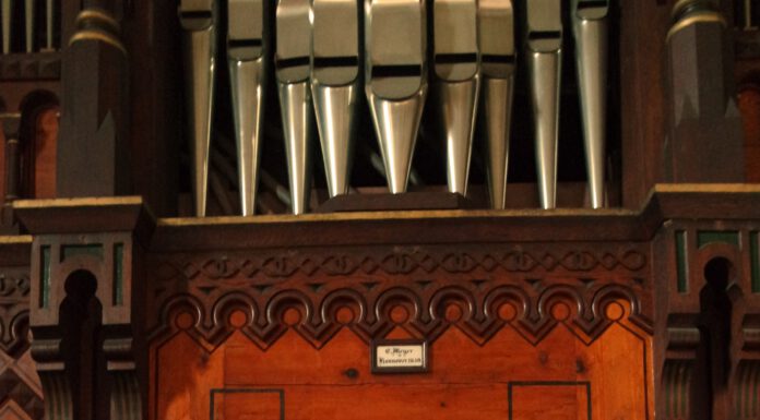 Orgelführung in der Stiftskirche durch Kantorin Claudia Wortmann am 11. August Orgelführung in der Stiftskirche durch Kantorin Claudia Wortmann am 11. August