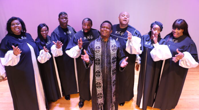 2. Januar 2024, Stadttheater – Rev. Gregory M. Kelly und der Harlem Gospel Chor bringen New York nach Wunstorf Rev. Gregory M. Kelly und der Harlem Gospel Chor bringen New York nach Wunstorf. Am 02.01.2024 treten sie im Stadttheater auf.
