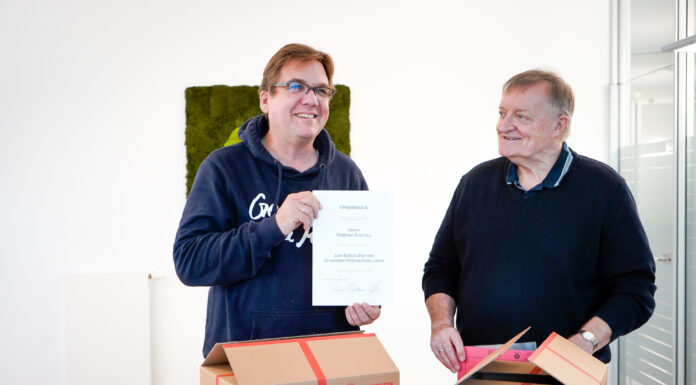 Matthias Brodowy wird offizieller Botschafter des Weihnachtstruckers Matthias Brodowy wird offizieller Botschafter des Weihnachtstruckers