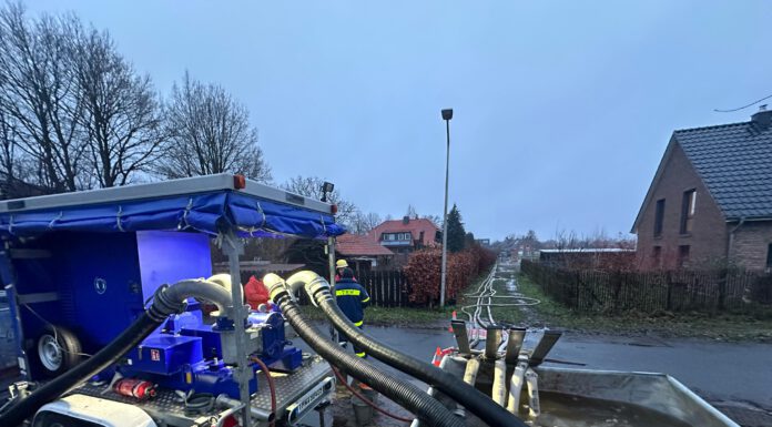 THW-Hochwassereinsätze in der Region Hannover und im Landkreis Schaumburg THW-Hochwassereinsätze in der Region Hannover und im Landkreis Schaumburg