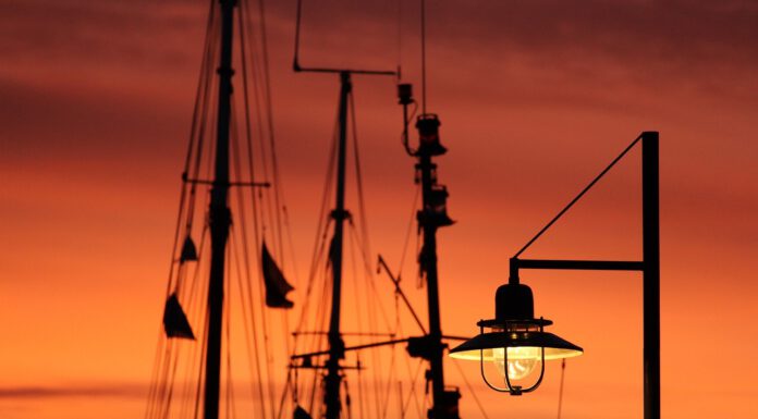 Hochwasser und feuchte Böden sorgen für Störungen der Straßenbeleuchtung Hochwasser und feuchte Böden sorgen für Störungen der Stra