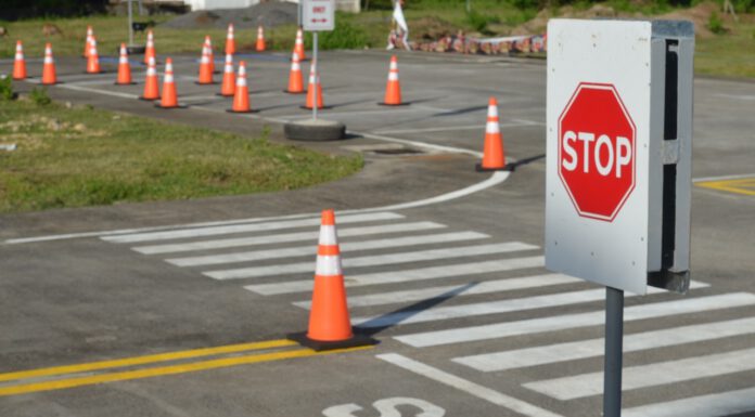 Von Haifischzähnen und Lichthupen: Unternehmerfrauen im Handwerk und Fahrschule Kallbach klären auf Von Haifischzähnen und Lichthupen: Unternehmerfrauen im Handwerk und Fahrschule Kallbach klären auf