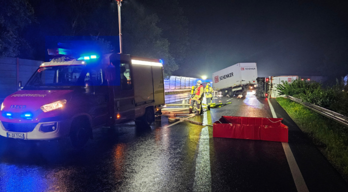 Autobahn (A) 2: Lkw-Fahrer bei Unfall zwischen Wunstorf und Garbsen schwer verletzt – Autobahn stundenlang gesperrt Autobahn (A) 2: Lkw-Fahrer bei Unfall zwischen Wunstorf und Garbsen schwer verletzt - Autobahn stundenlang gesperrt