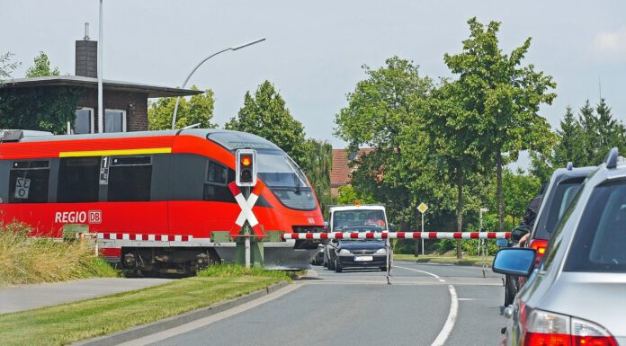 Umbau der Bahnübergänge am Auedamm: Komfort und Sicherheit für Radfahrer Umbau der Bahnübergänge am Auedamm: Komfort und Sicherheit für Radfahrer