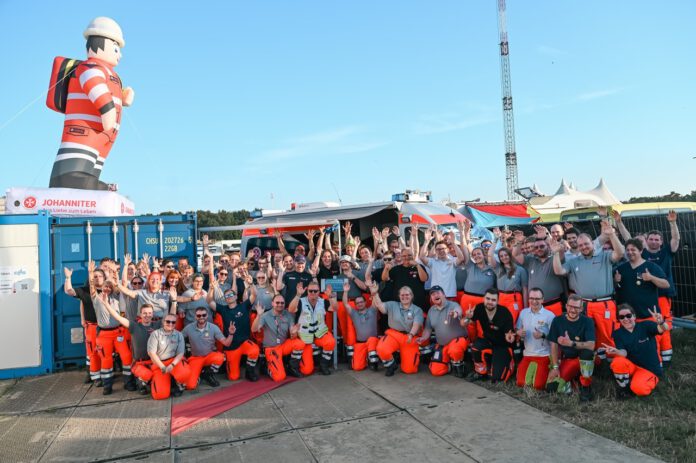 Wunstorfer Johanniter zurück vom Deichbrand Festival: Während 60.000 Festival-Besuchende feierten, schaute Innenministerin Daniela Behrens bei den Johannitern vorbei