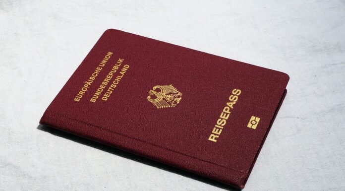 Reisepässe und Personalausweise – Erfassung von digitalen biometrischen Lichtbildern im BürgerBüro jetzt mittels Self-Service-Terminal Reisepässe und Personalausweise