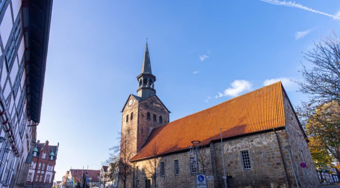 Adventszauber in Wunstorf: Turmbesteigungen, Adventsblasen und Stadtführungen Turmbesteigungen Adventsblasen Stadtführungen