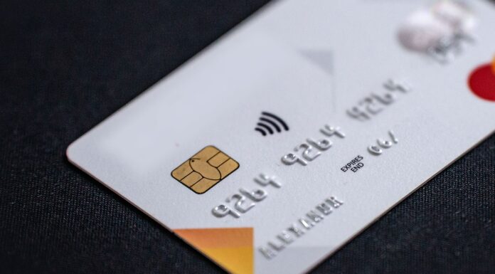 Region Hannover führt Bezahlkarte ein für Menschen mit Fluchthintergrund Die Region Hannover führt Bezahlkarte ein für Menschen mit Fluchthintergrund ein, um soziale Leistungen zu vereinheitlichen