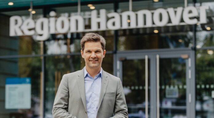 Bürgergespräche in Wunstorf: Steffen Krach und Carsten Piellusch im Dialog mit der Bevölkerung In Wunstorf finden Bürgergespräche statt, bei denen Steffen Krach und Carsten Piellusch die Anliegen der Bevölkerung hören