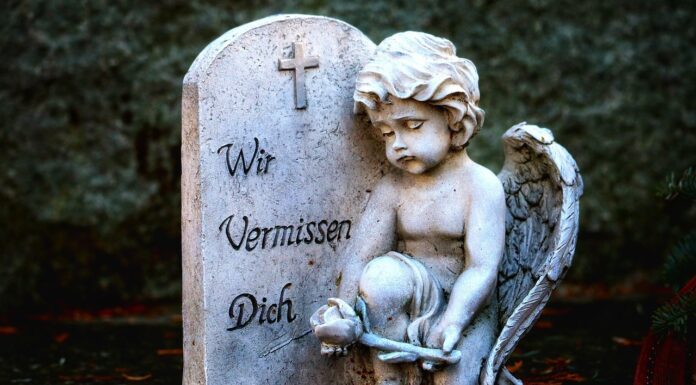 Seminar zum Umgang mit der eigenen Trauer für Hinterbliebene in Hannover Das DRK-Seminar zum Umgang mit der eigenen Trauer bietet Hinterbliebenen Unterstützung und Austausch in schwierigen Zeiten