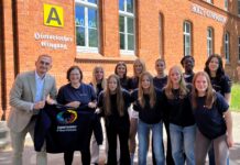 Die Hölty-Handballerinnen auf dem Weg zum Bundesfinale in Berlin vertreten Niedersachsen beim Wettbewerb Jugend trainiert für Olympia
