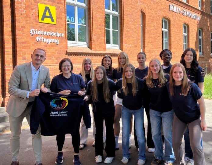 Die Hölty-Handballerinnen auf dem Weg zum Bundesfinale in Berlin vertreten Niedersachsen beim Wettbewerb Jugend trainiert für Olympia