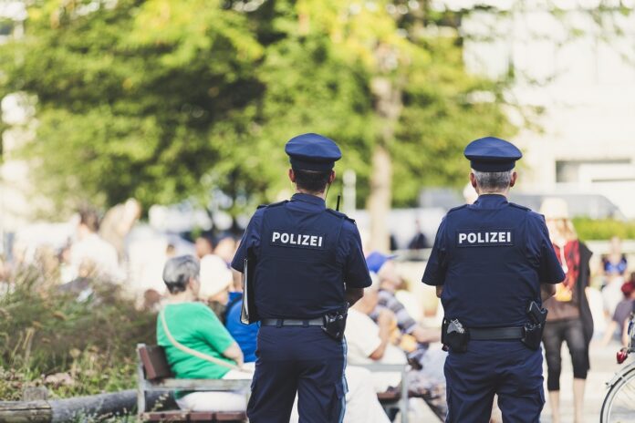 Die Polizei informiert über Sicherheit im Alltag auf dem Wunstorfer Wochenmarkt an vier Freitagen im Jahr 2025