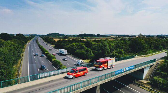 Feuerwehr Kolenfeld rückt zu LKW-Brand auf der A2 aus – keine Brandfeststellung nach Erkundung Der Einsatz der Feuerwehr Kolenfeld endete ohne Brandfeststellung nach Erkundung eines LKW-Brands auf der A2
